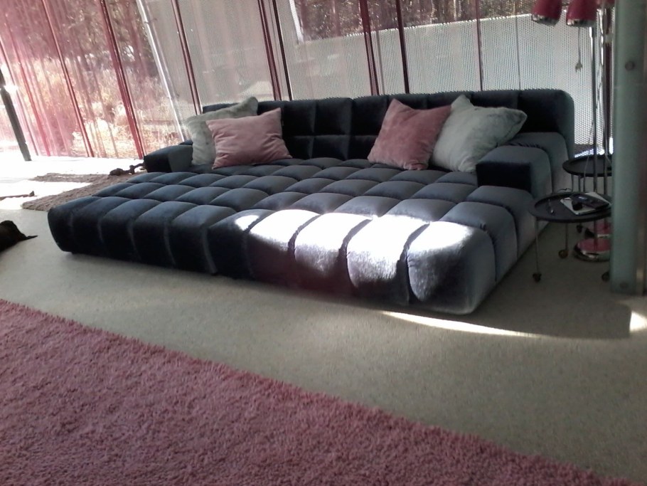 Глубокий диван