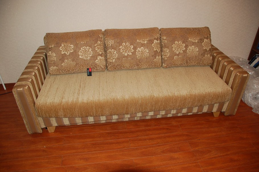 Обшивка старых диванов