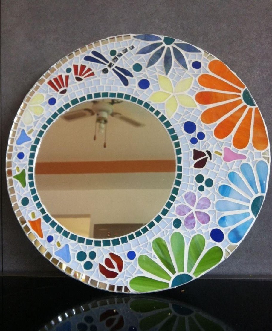Декор зеркала мозаикой