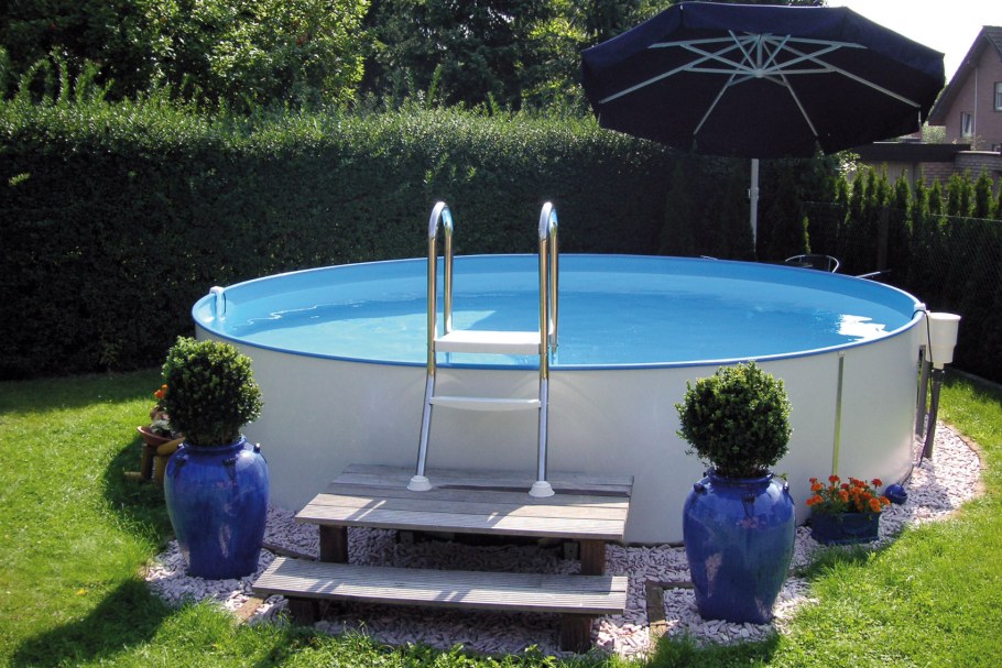 Каркасный бассейн на участке