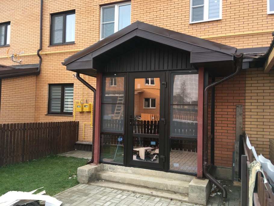 Застекленная входная группа