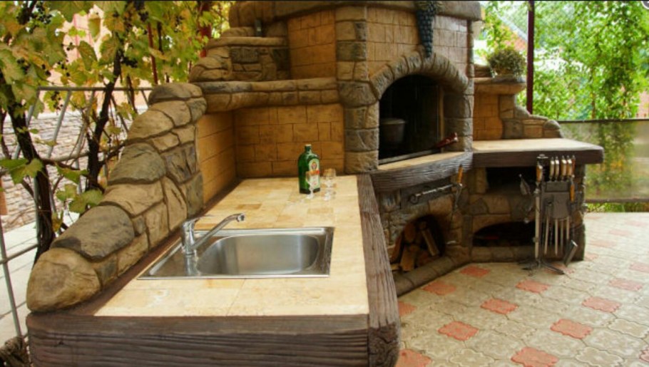 Пергола с кострищем