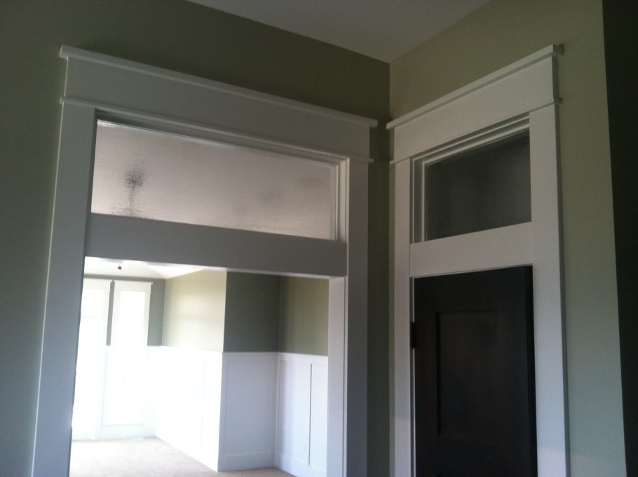 Дверной проем с фрамугой