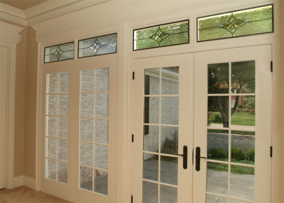 Межкомнатное окно в доме