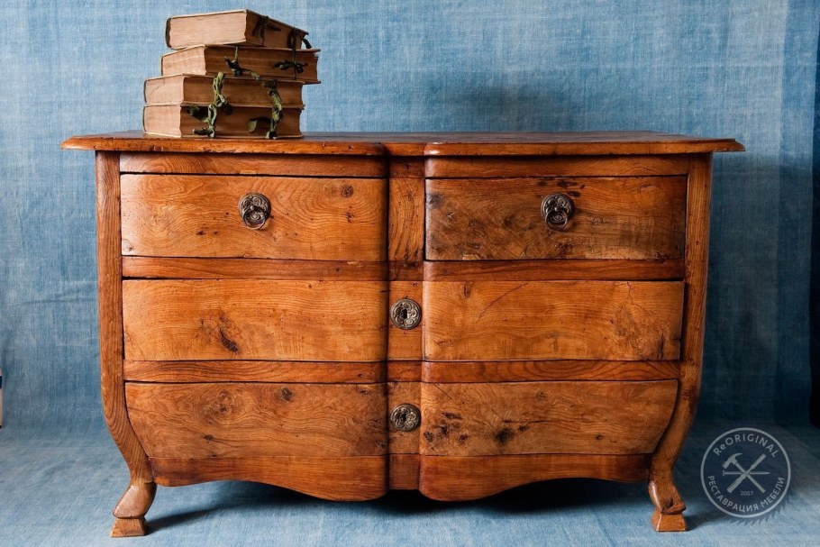 Старая мебель на даче