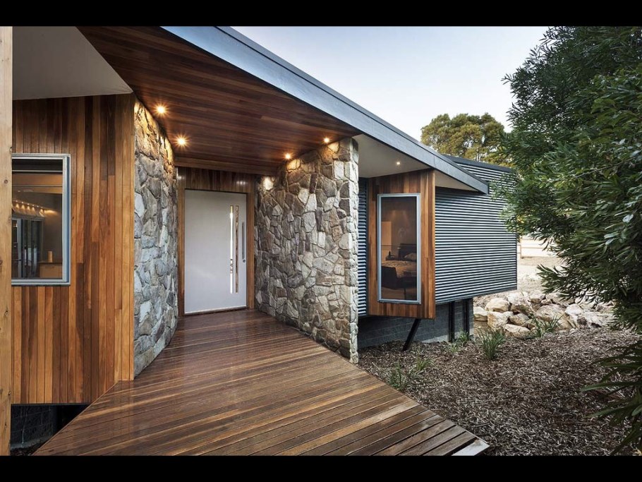 Синий деревянный дом