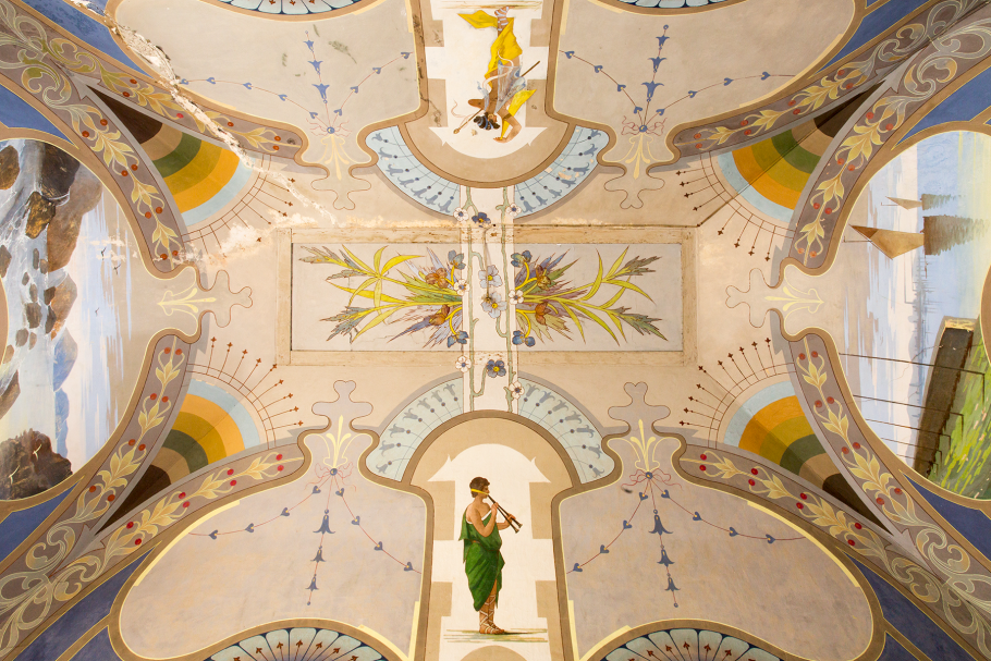 Фреска на потолок круглая