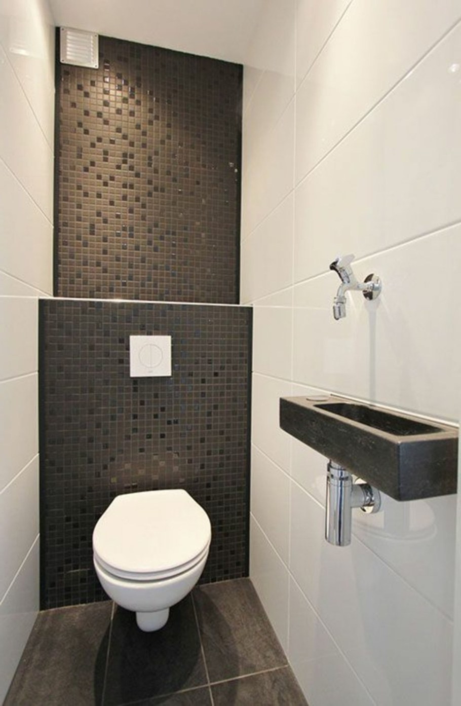 Туалетная комната с умывальником