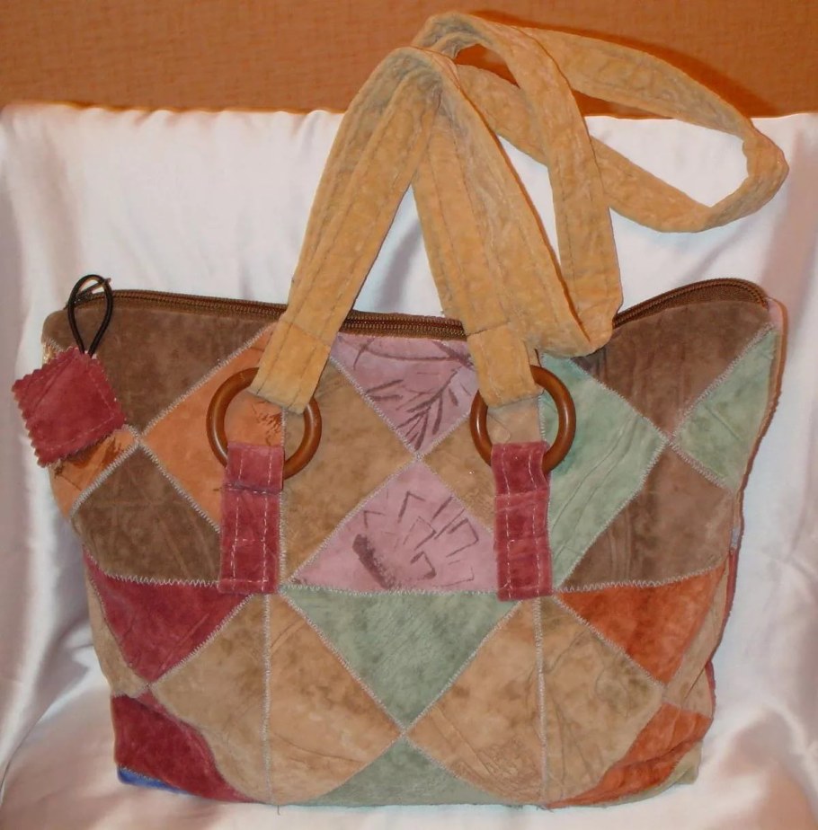 Сумка из кусочков кожи