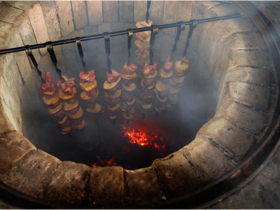 Мангальная зона с тандыром и мангалом