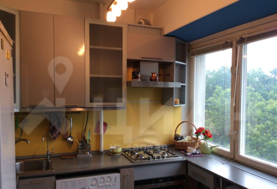 Крутицкая набережная