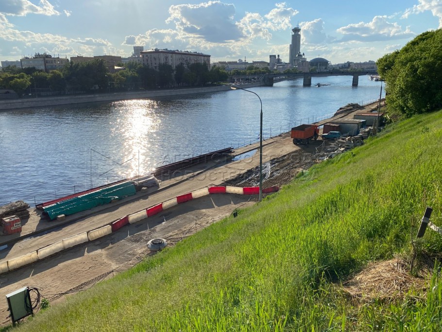 Набережная Москва