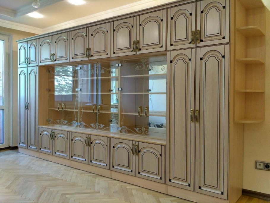 Шкаф-витрина Modern b820