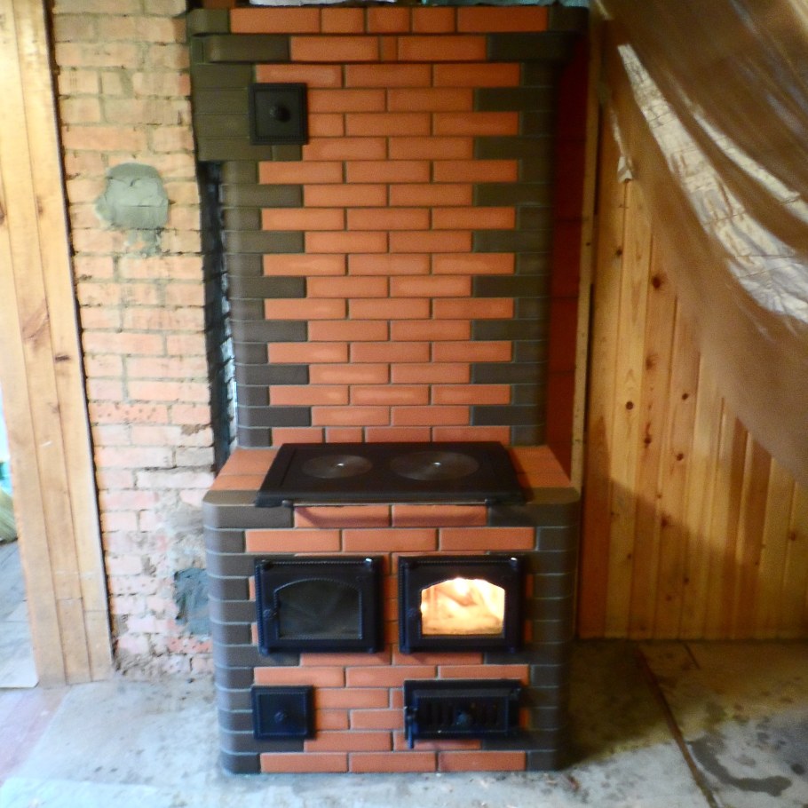 Кирпичная печь отопительная варочная дровяная для дачи