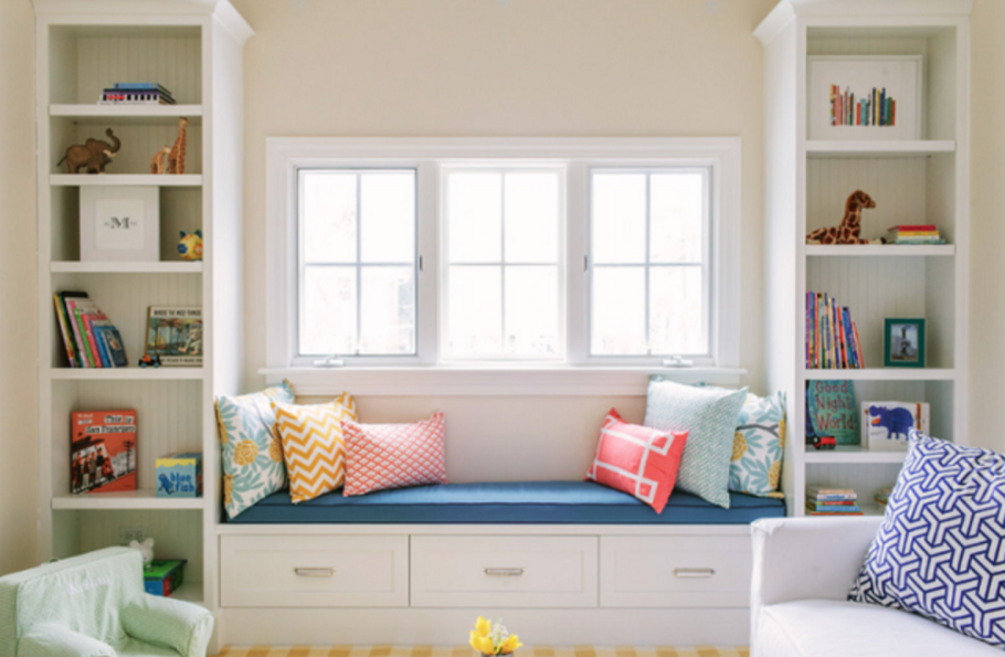 Подоконник диван в детской