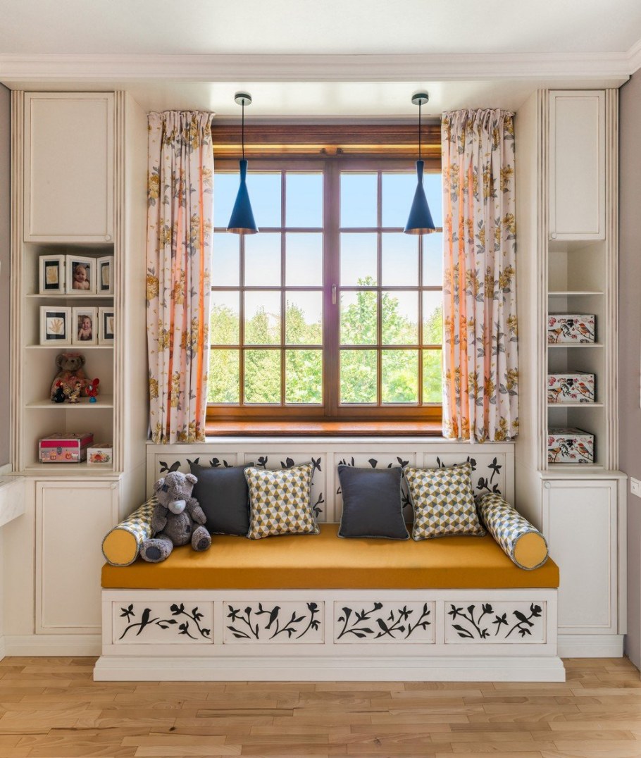 Подоконник диван