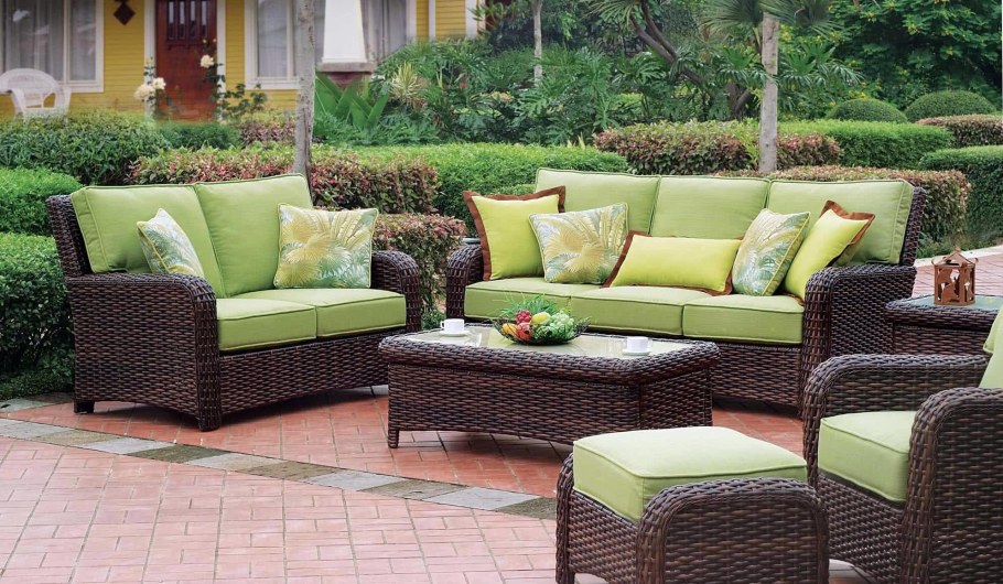 Ротанговая мебель в интерьере веранды