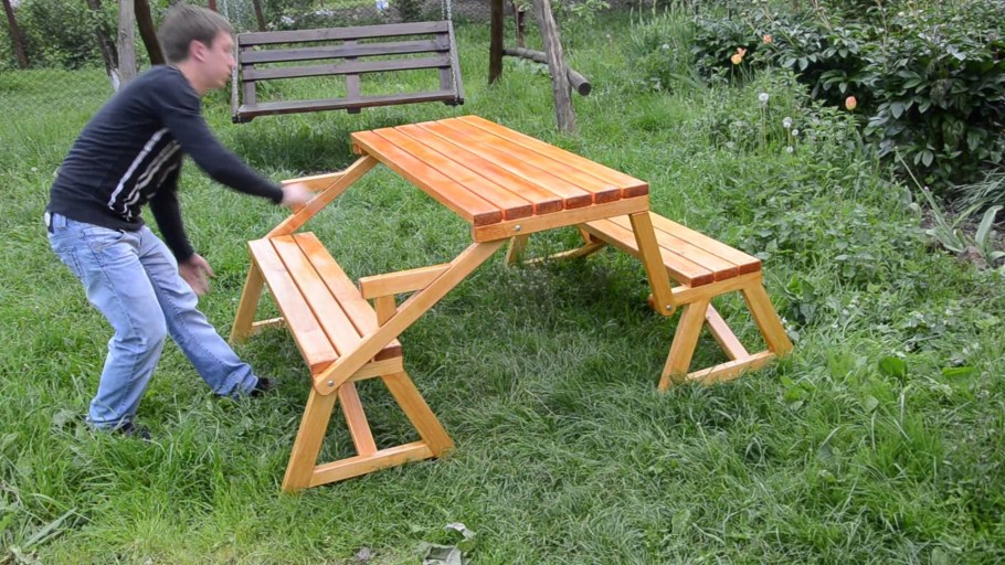 Лавочка и стол из досок