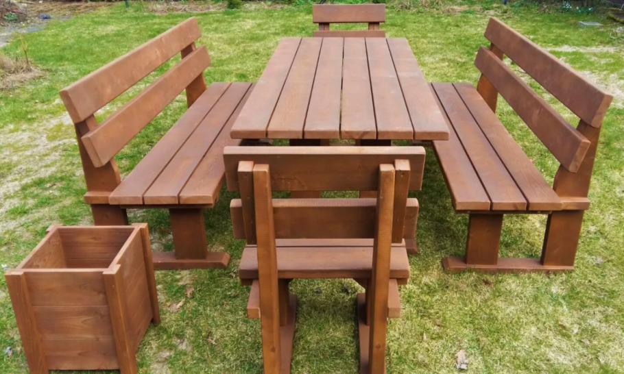 Стол со скамейками