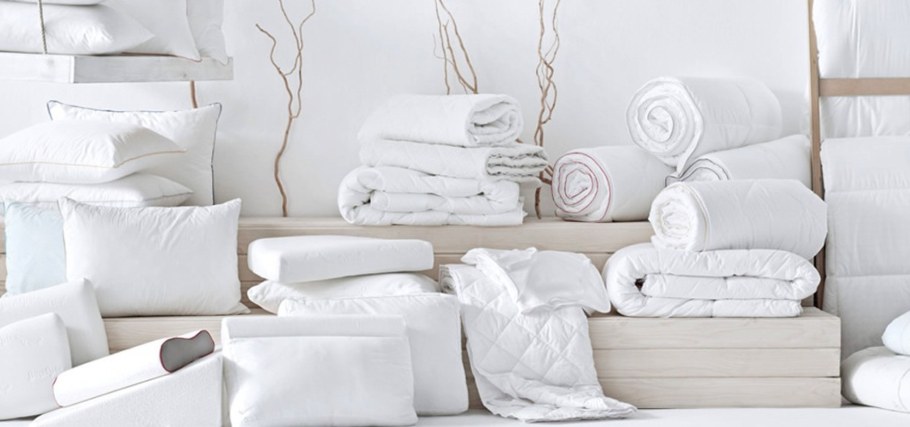 Классические подушки на кровать