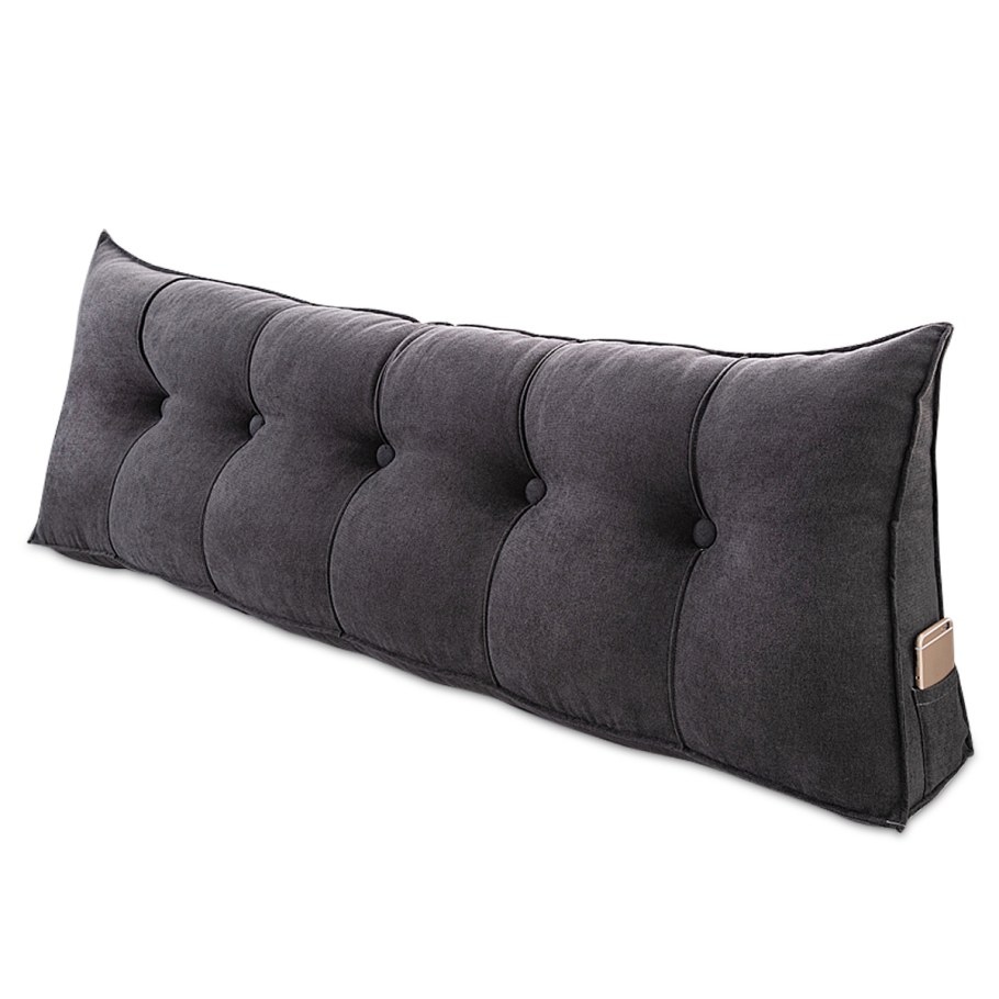 Треугольные подушки для дивана