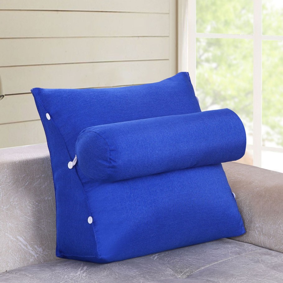 Подушка под спину на кровать для чтения