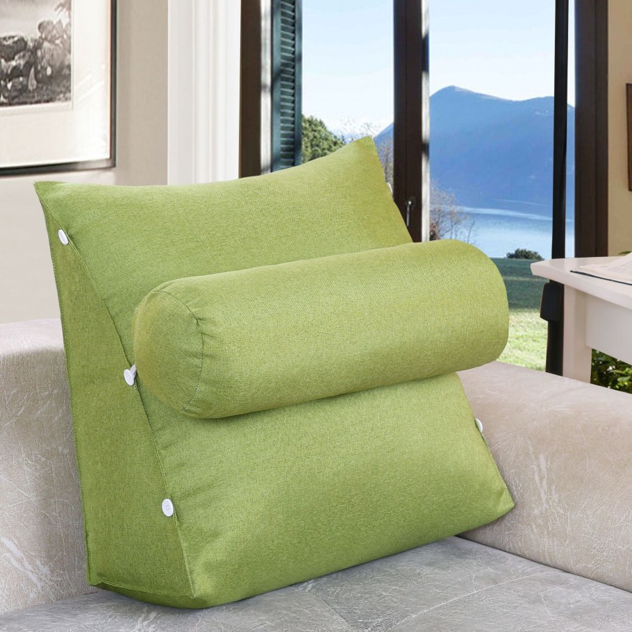 Подушка на спинку кровати