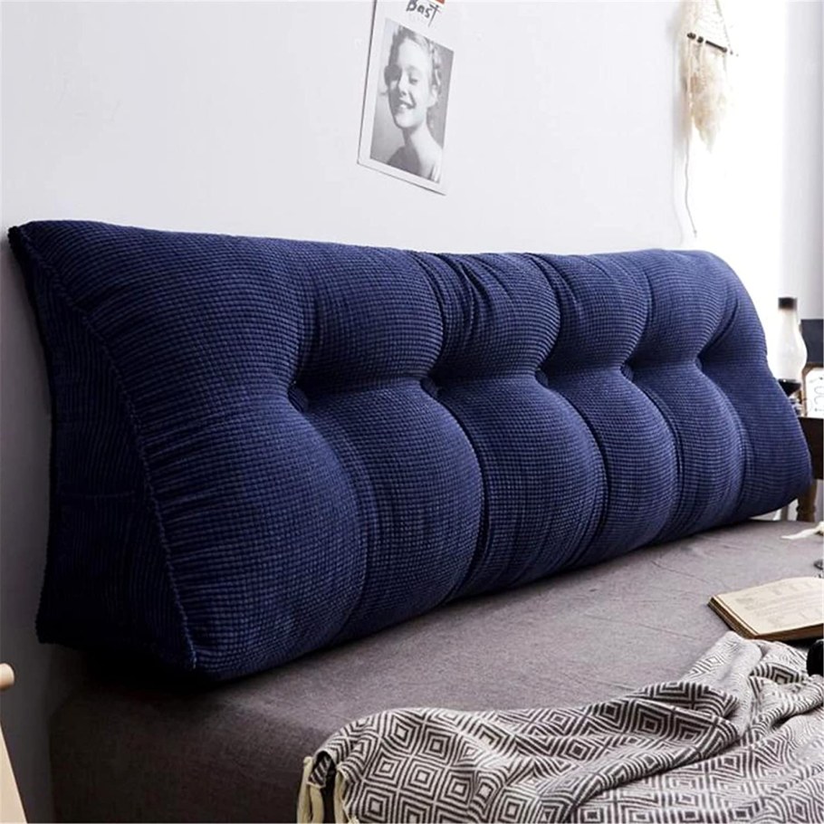 Подушка большая треугольная