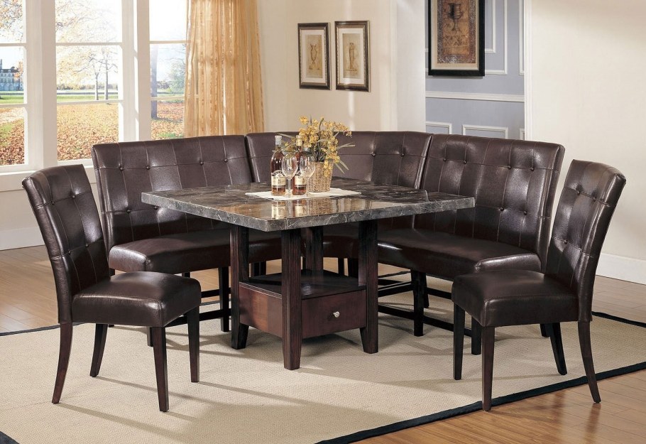 Кухонный уголок деревянный