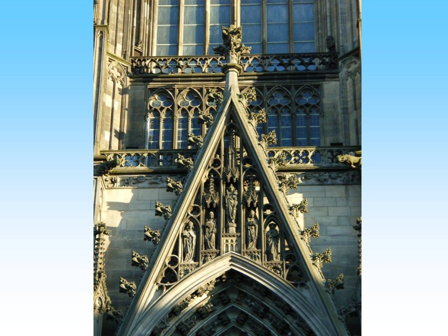 Вимперг Кельнского собора