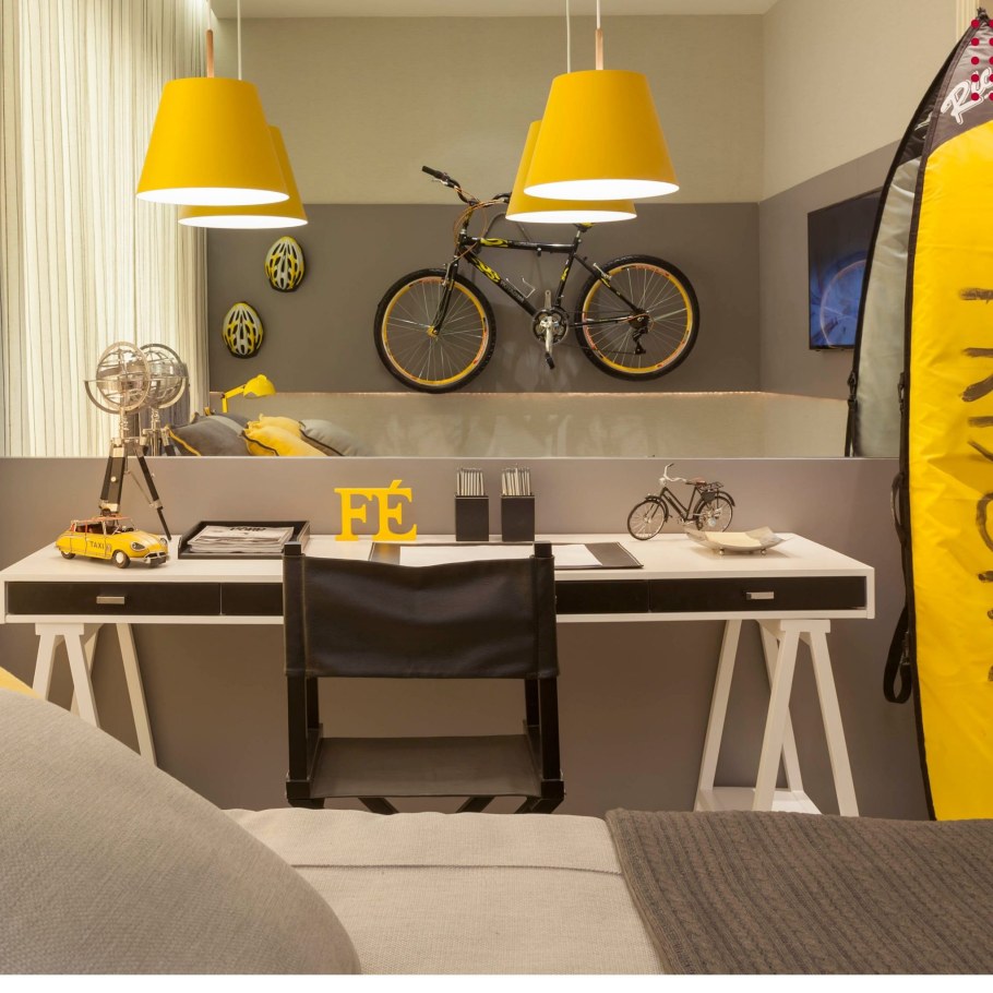 Жёлтое кресло икеа в интерьере