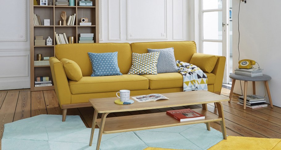 Жёлтый диван в интерьете