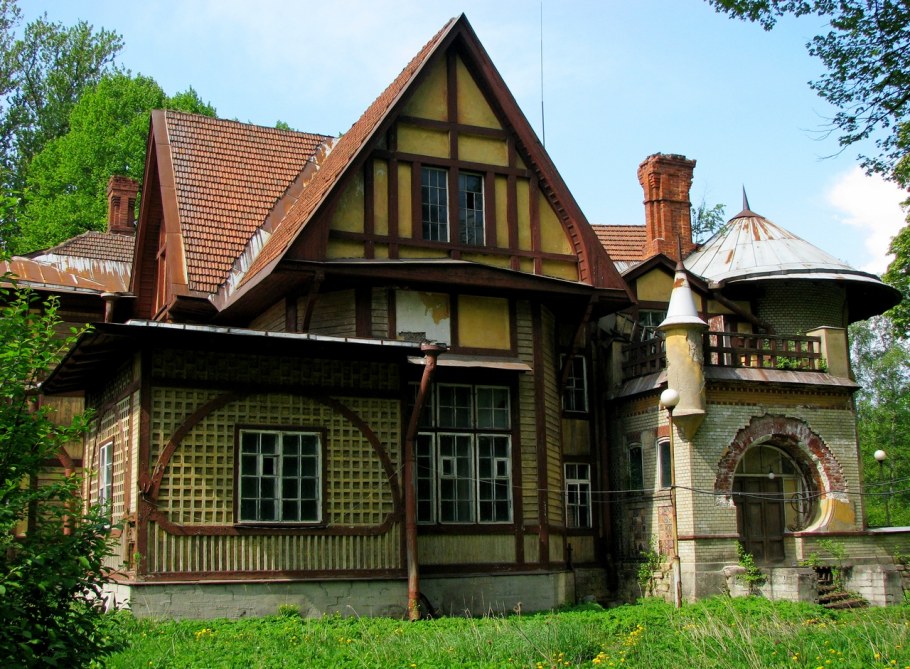 Дача Гаусвальд на Каменном острове в Петербурге