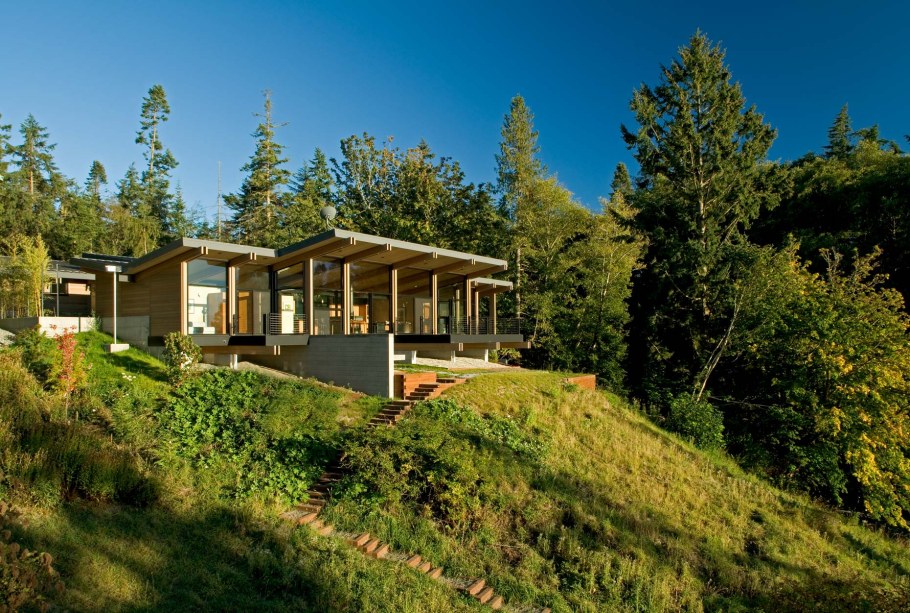 Домик у озера старый Солотвин Житомирской области