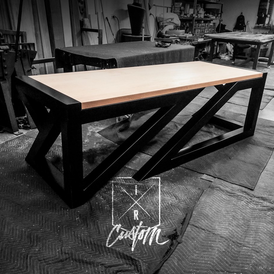 Эксклюзивный столик лофт