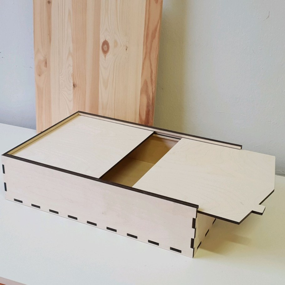 Ящик из ДВП-400 х250х250мм