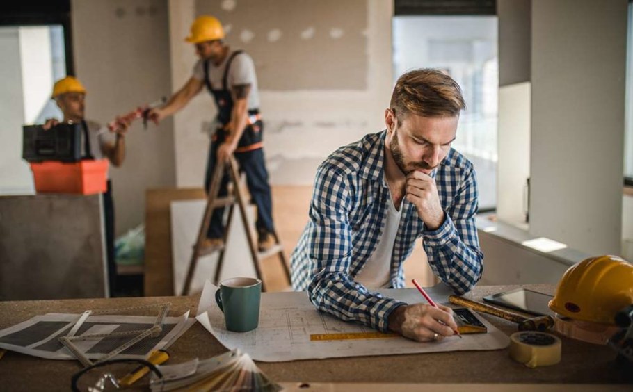 Дизайнер на стройке