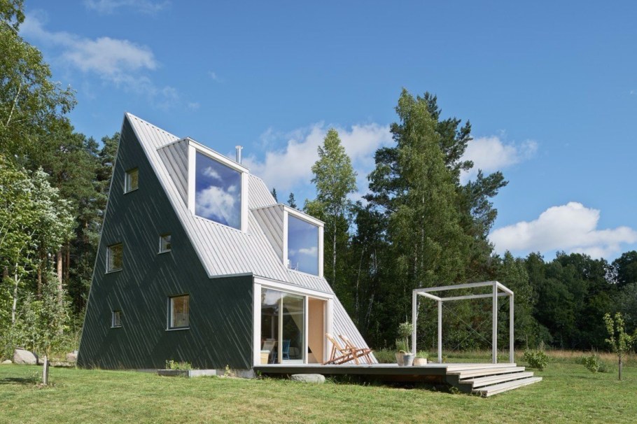 Дом шалаш а frame House.