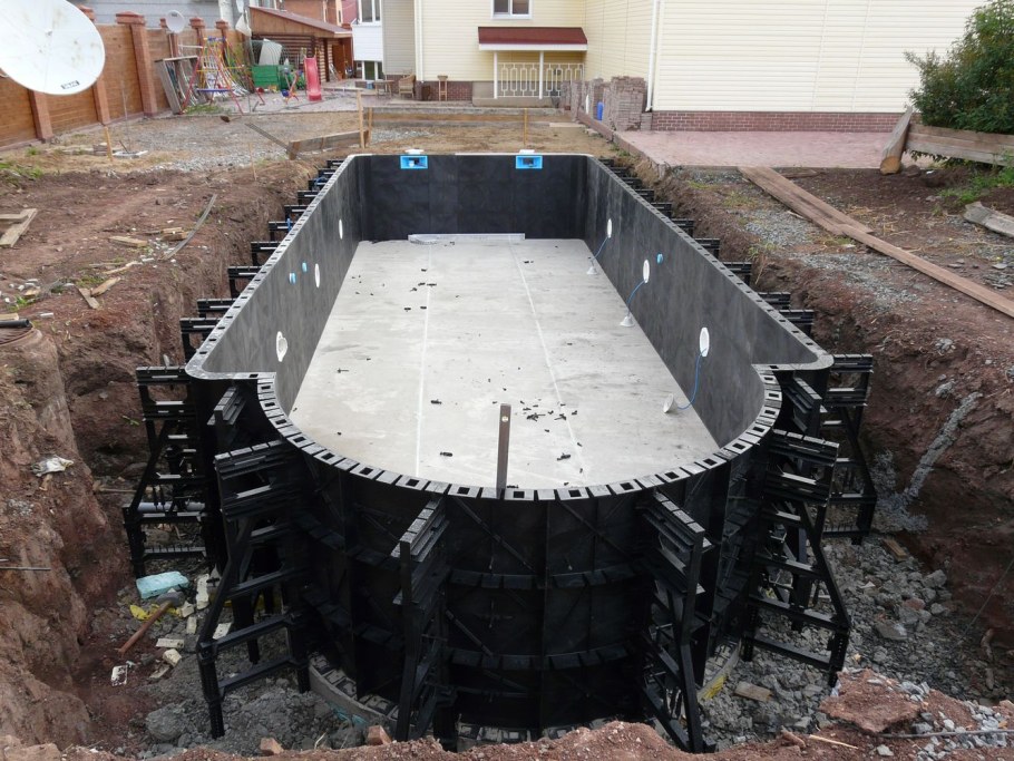 Опалубка для бетонного бассейна