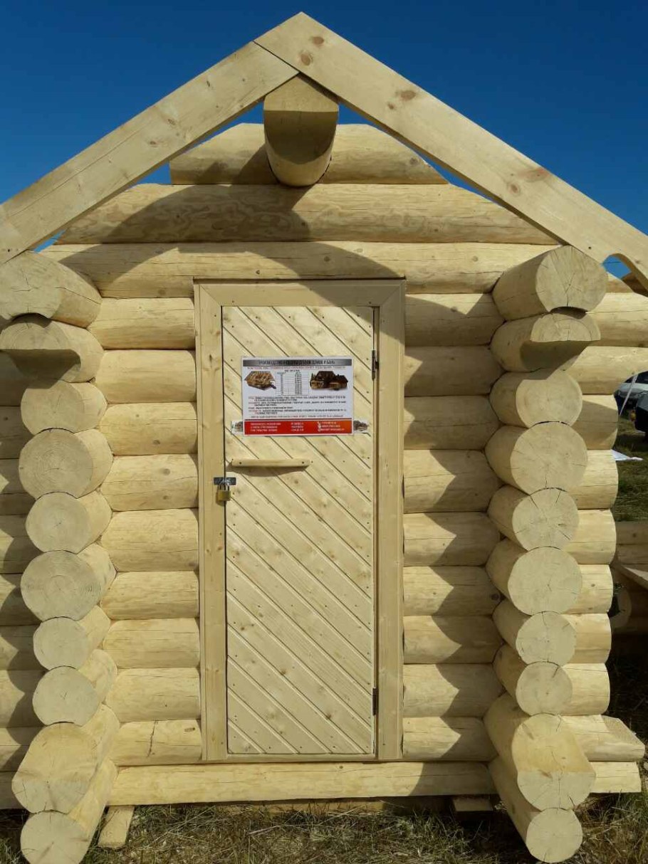 Туалет из бревна для дачи