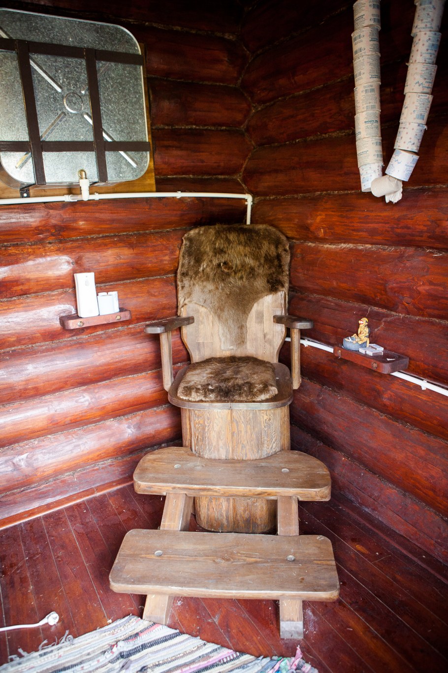 Детский домик из бревна