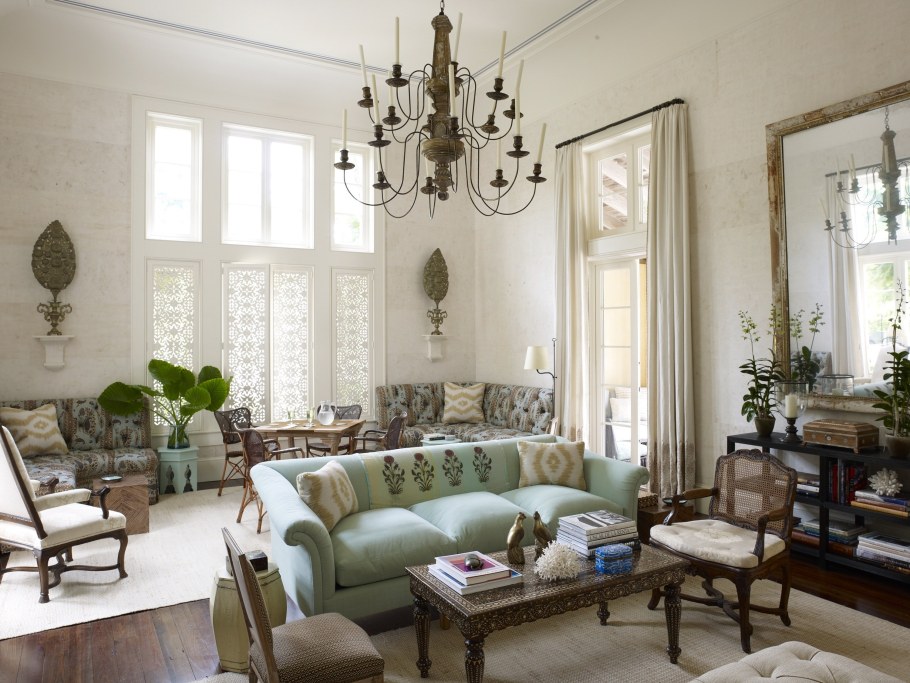 Деревянные украшения на стену