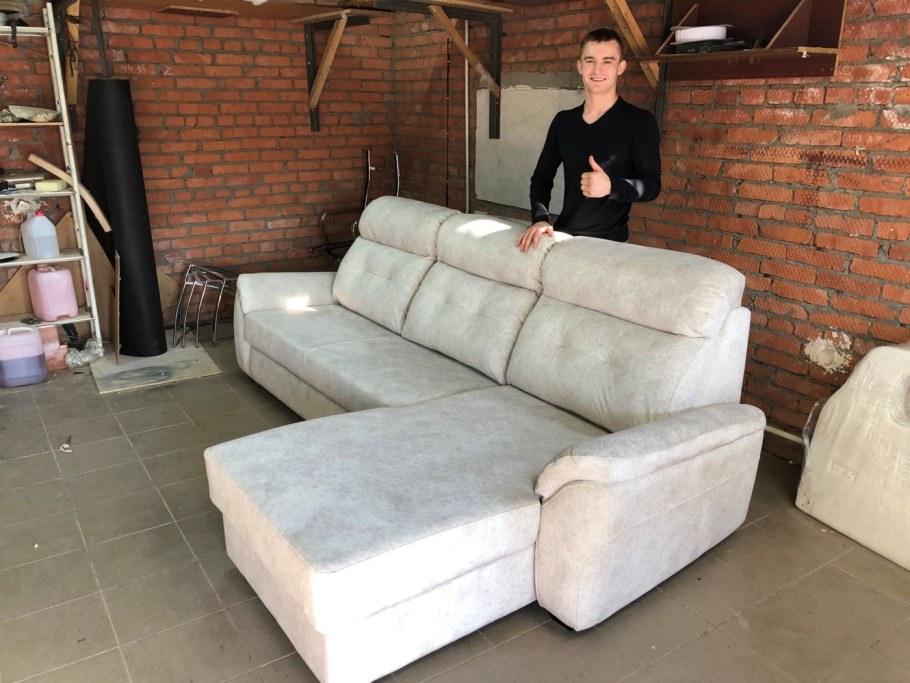 Обшивка старых диванов