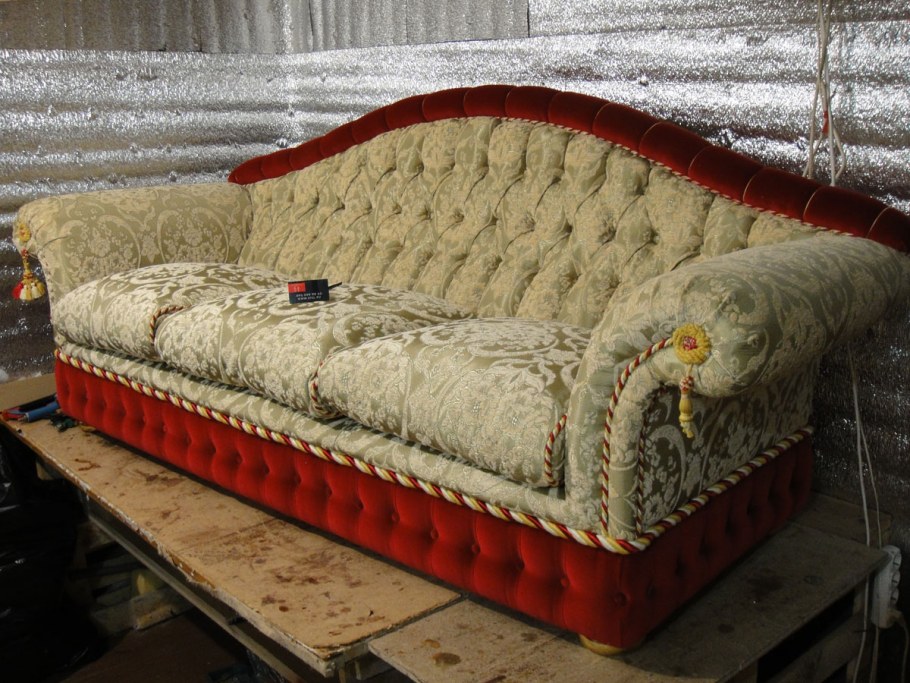 Обшивка мебели дивана