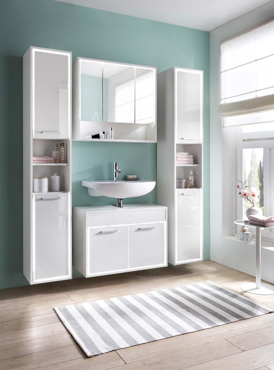 Шкаф в ванную комнату