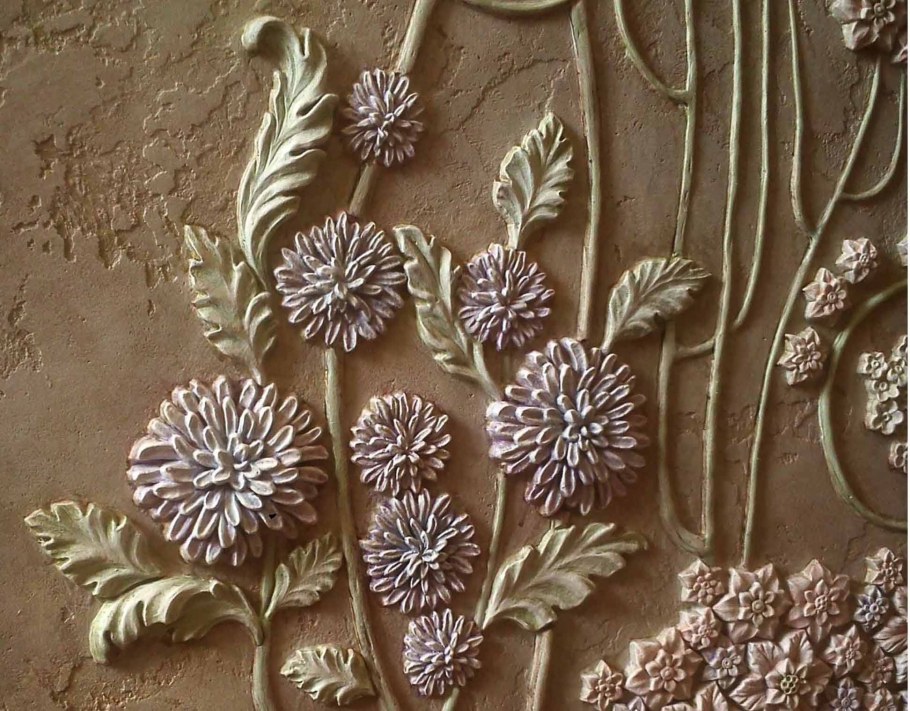 Декоративный барельеф