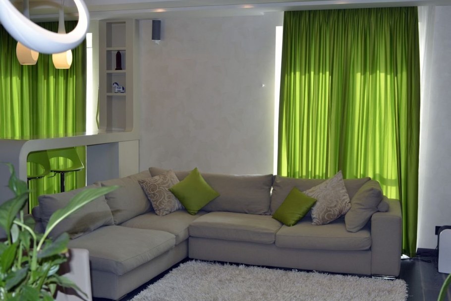 Ковер к зеленому дивану