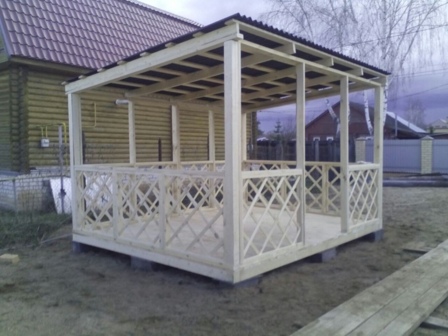 Навес из бруса 100х100 с односкатной крышей