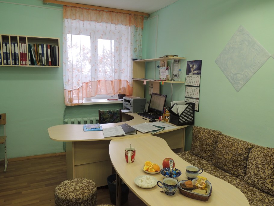 Детская комната с детьми