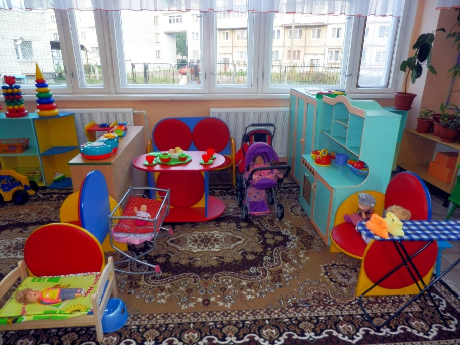 Расстановка мебели в кабинете информатики по САНПИН